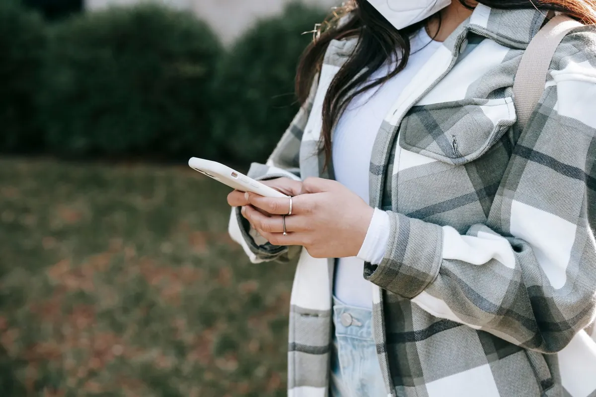 How to Fact-Check a Viral News Story Before You Share It